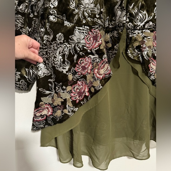 Chico’s Green Floral Velvet Jacket Size 1 Medium Petite Boho Chic Fairy Steam - Picture 3 of 9